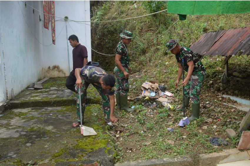 Cahaya Keikhlasan di Ujung Senja: Bakti Satgas TMMD Ke-127 Kodim 0212/Tapsel di Pelataran Rumah Allah