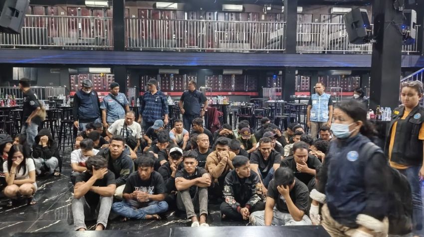 Tim Gabungan BNNP-SUMUT Razia Lokasi THM Blue Night 48 Orang Positif Narkoba Diamankan