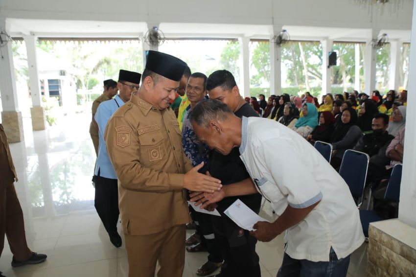 BAZNAS Asahan Salurkan ZIS Triwulan I 2026 Kepada Petugas Kebersihan