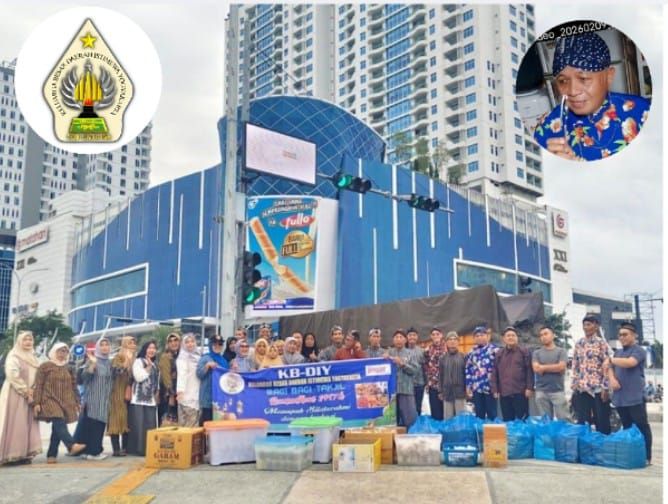 Keluarga Jogja di Medan Bagikan Ribuan Takjil di Depan Manhattan Mall