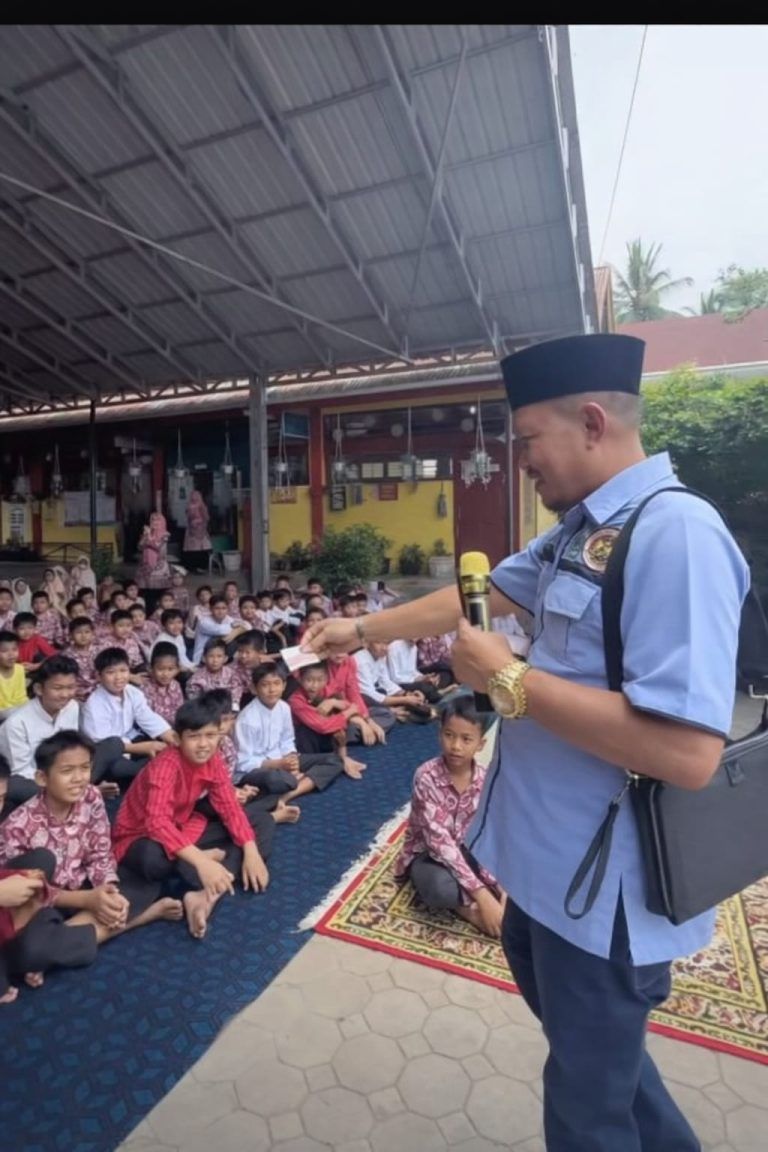 Pendidikan Tidak Hanya Berfokus Pada Kecerdasan Akademik, Tetapi Juga Pada Pembentukan Karakter dan Nilai-nilai Spiritual.