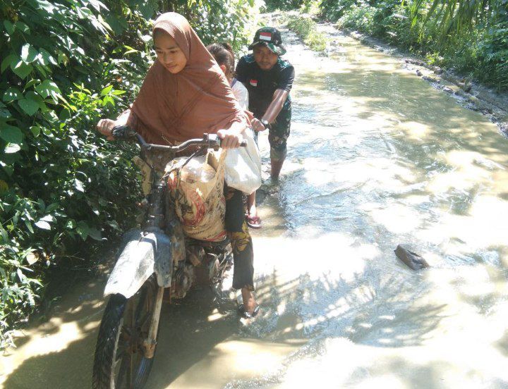 Di Balik Genangan Pasir Bidang, Satgas TMMD Ke-127 Kodim 0212/Tapsel Hadir Jadi Harapan Warga