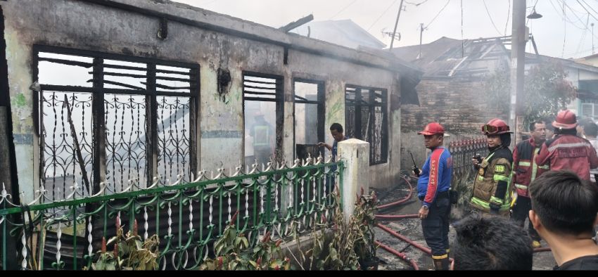 Musibah Kebakaran Hanguskan 4 Rumah Warga, Gg Karyasama, Tegal Sari II, Medan Area