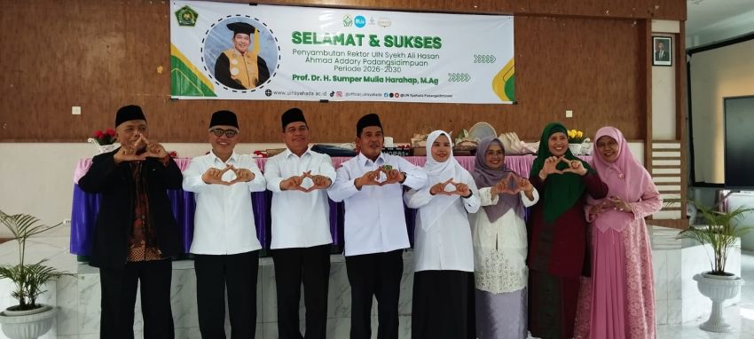 Tradisi Mangulosi dan Arak-Arakan Bendi Warnai Penyambutan Rektor Baru UIN Syahada Prof Sumper Mulia Harahap