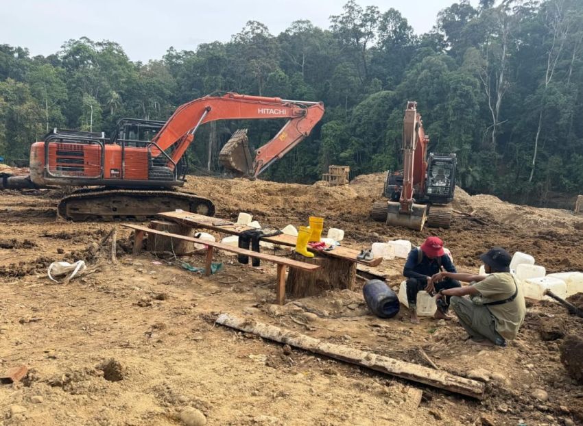 Polda Sumut Amankan 7 Pekerja Tambang Emas Ilegal di Madina dan 14 Escavator