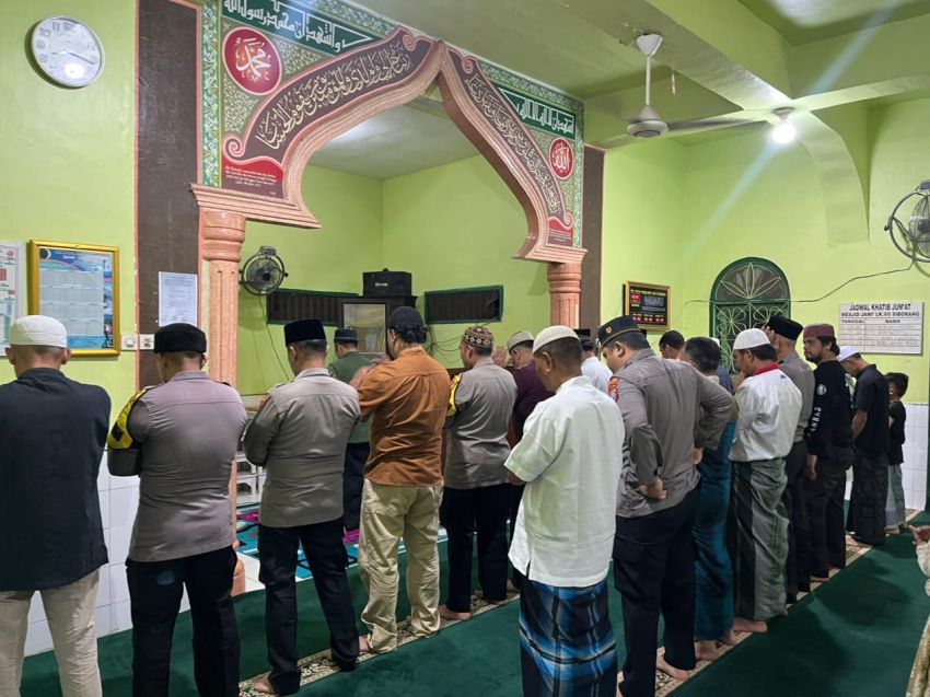 Ramadan Penuh Kebersamaan, Polres Padangsidimpuan Shalat Tarawih Berjamaah dengan Masyarakat