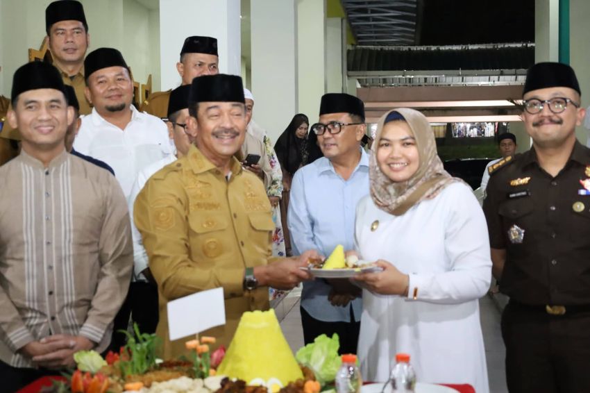 Penuh Nuansa Religius, HUT ke-27 Mandailing Natal Diisi Khataman Al-Qur&rsquo;an dan Zikir Bersama