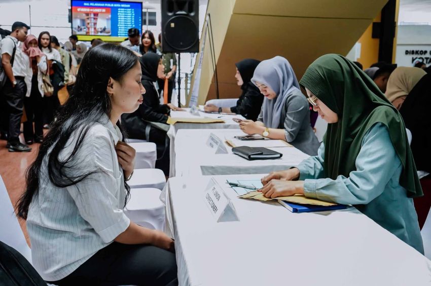 Ratusan Pencari Kerja Padati Rabu Walk In Interview