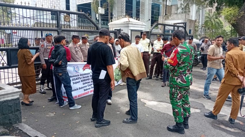 KAMAK Demo Kantor PUPR Sumut, Desak Pengusutan Dugaan Korupsi Proyek Rp250 Miliar