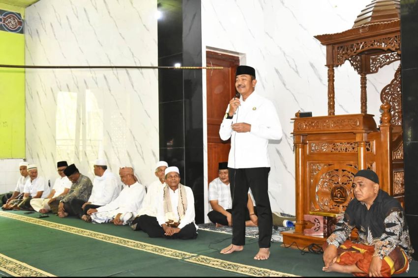 Di Safari Ramadan Warga Sirangkap Sampaikan Keluhan Infrastruktur, Bupati Madina Janji Perjuangkan Anggaran