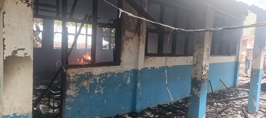 Kebakaran di SMPN 4 Balige Hanguskan 3 Unit Ruangan Kelas