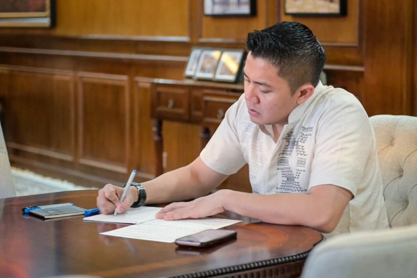 Seskab Teddy Indra Wijaya Ikuti Rakor Bahas Penyesuaian Energi dan Stimulus Ekonomi