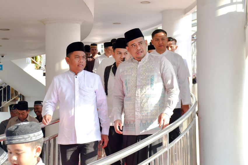 Ribuan Jemaah Padati Masjid Agung Sergai, Gubernur Sumut Bobby Nasution Salat Id Bersama Masyarakat