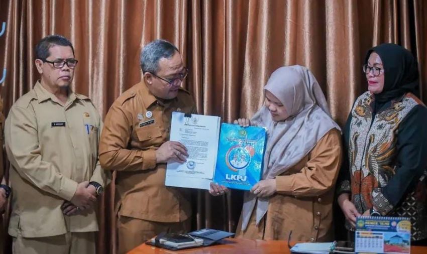 Sekda Padangsidimpuan Serahkan LKPJ 2025 ke DPRD, Tegaskan Komitmen Transparansi Pemerintah Daerah
