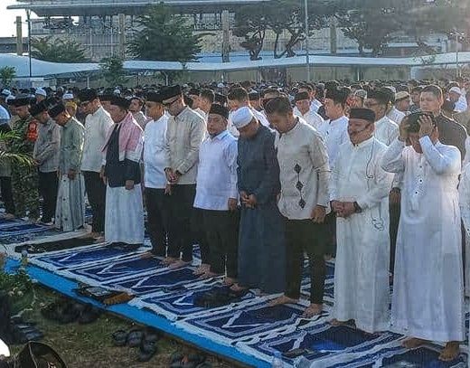 Wali Kota Medan Laksanakan Shalat IdulFitri Bersama Ribuan Warga di Lapangan Merdeka