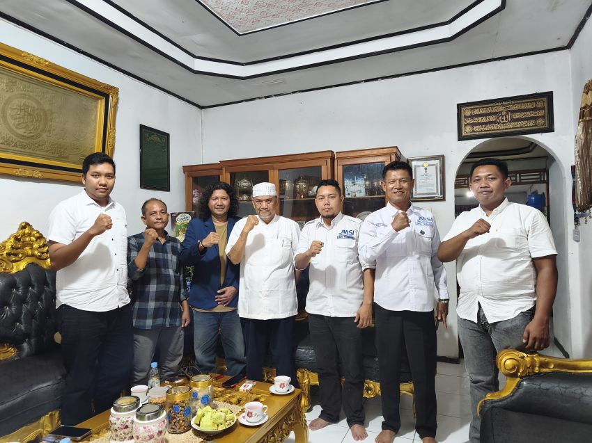 Hangat dan Penuh Makna! JMSI Tabagsel Halal BiHalal Bareng Tokoh Senior Manaon Lubis: Kekompakan Itu Kunci!