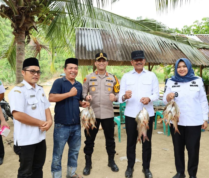 Seru! Kearifan Lokal Dijaga: Bupati Saipullah, Wabup Atika, dan Kapolres Bagus Priandy Hadiri Buka Lubuk Larangan