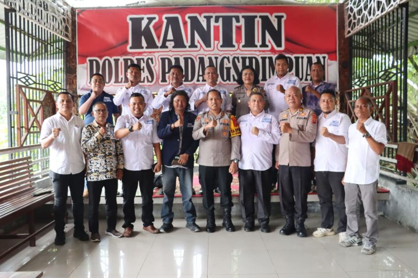 Halal bi Halal Penuh Makna! Kapolres Padangsidimpuan AKBP Dr. Wira Prayatna dan JMSI Tabagsel Kompak Jaga Kondusivitas Kota, Siap Perkuat Sinergi Medi