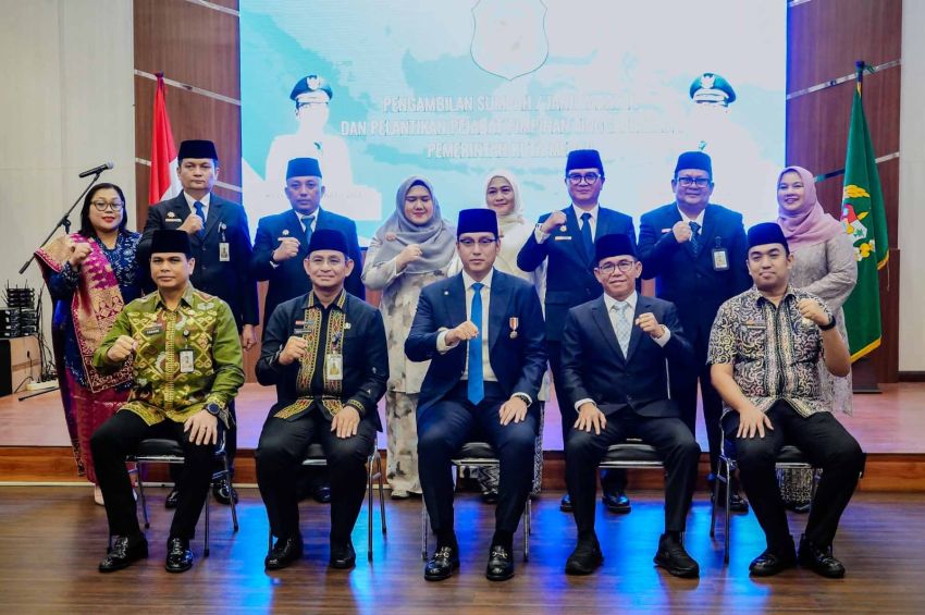 Lantik Empat Pejabat Tinggi Pratama, Rico Waas Tekankan Jabatan Harus Diemban dengan Ikhlas