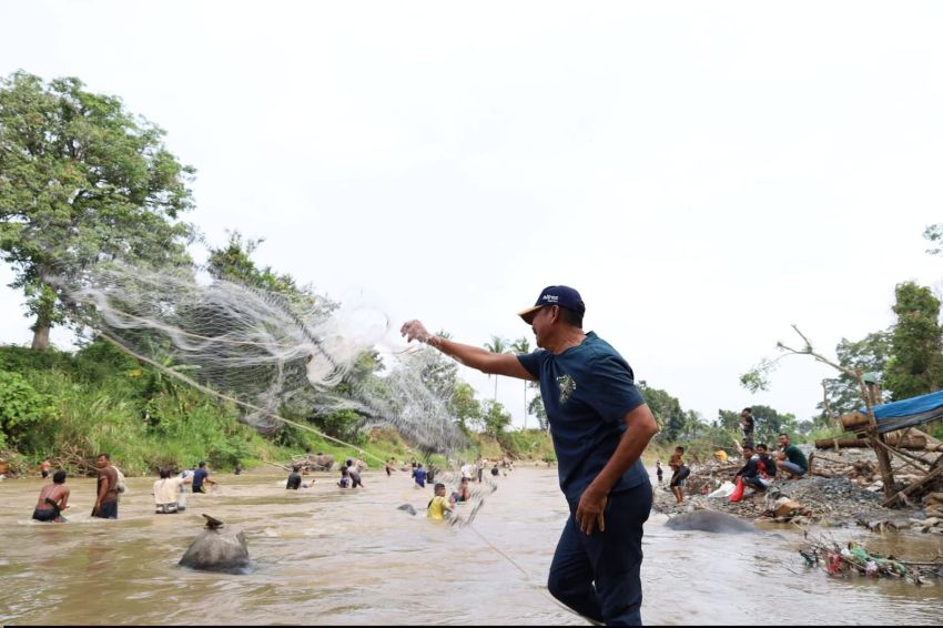 Bupati Madina Dorong Pelestarian Tradisi Lubuk Larangan untuk Ekosistem dan Masyarakat