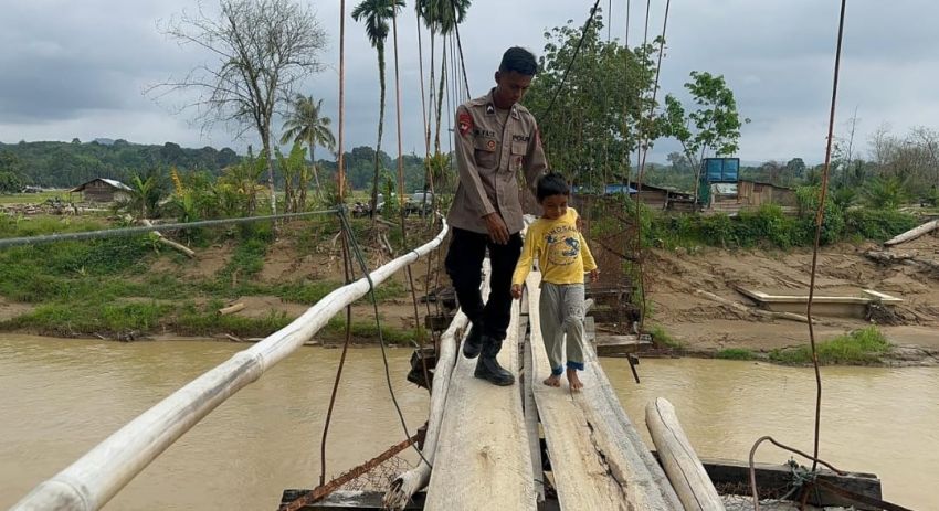 Polda Sumut Lakukan Tahapan Revitalisasi Dua Jembatan Gantung di Tapsel dan Paluta