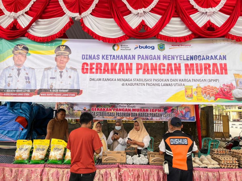Beras hingga Telur Dijual Murah! Warga Padang Bolak Padati Gerakan Pangan Murah Pemkab Paluta