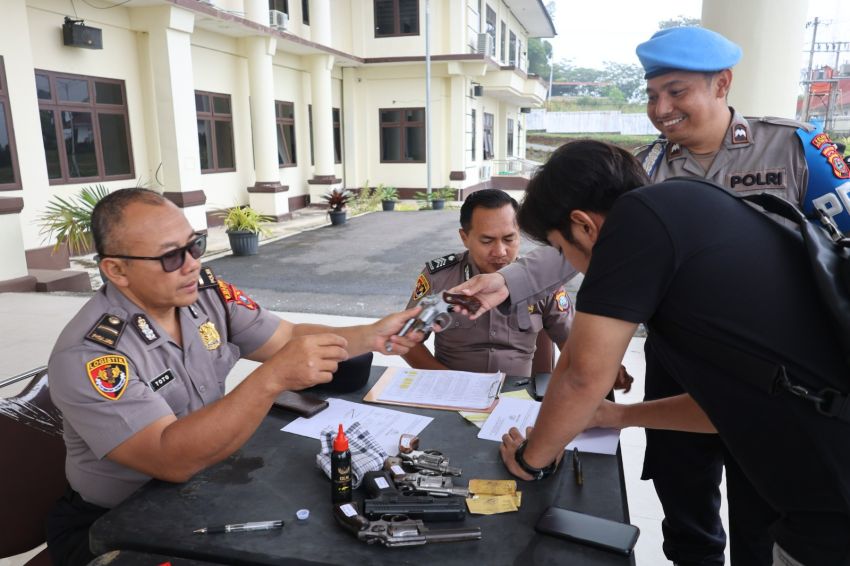Pengawasan Ketat! Polres Tapsel Gelar Pengecekan Senpi Dinas yang Dipakai Personel
