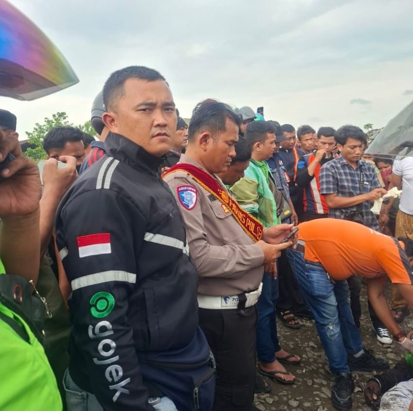 Driver Ojol Meninggal Dunia Tertabrak Kereta Api, Penumpang Selamat Lompat