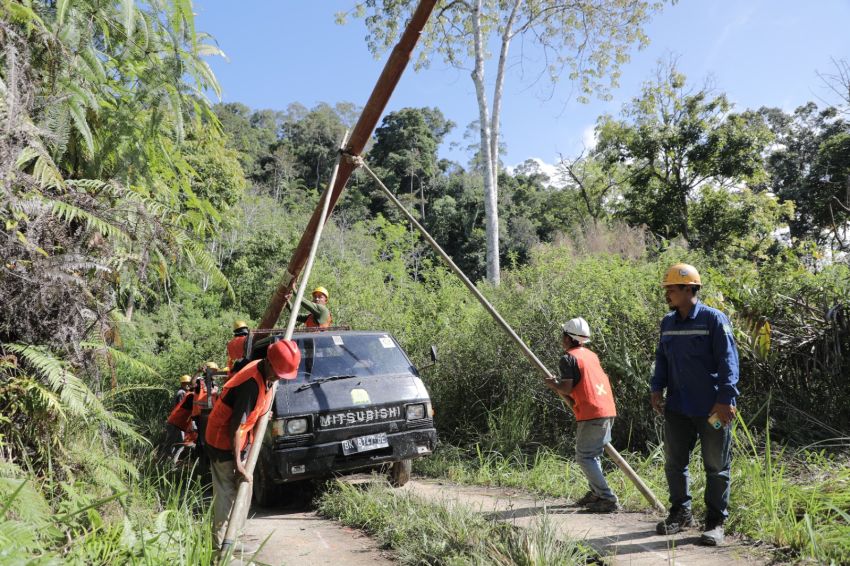 PLN Wujudkan Pemerataan Energi Di Patialo, Akses Listrik Andal Ditargetkan Rampung April 2026