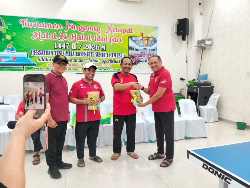 Tiga Dosen Raih Juara Turnamen Pingpong Ketupat Halalbihalal PTM Eksekutif Sumut