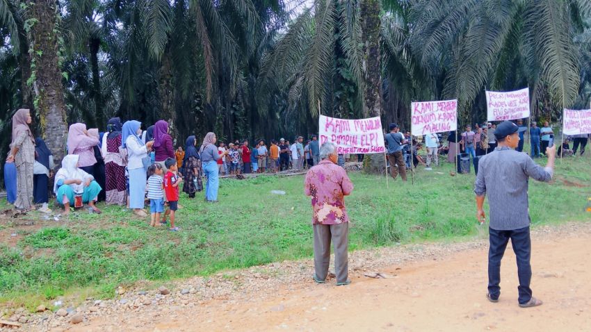 Aksi Damai 500 Warga Ujung Batu IV Soroti Dugaan Skandal dan Korupsi Kepala Desa