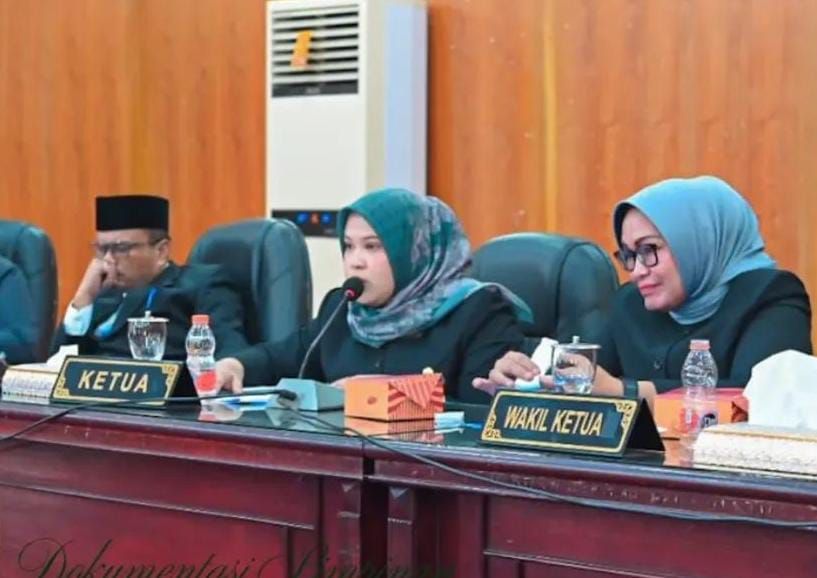 DPRD Padangsidimpuan Tuntaskan LKPJ 2025, Srifitrah Munawaroh Serahkan Rekomendasi Penting ke Wali Kota