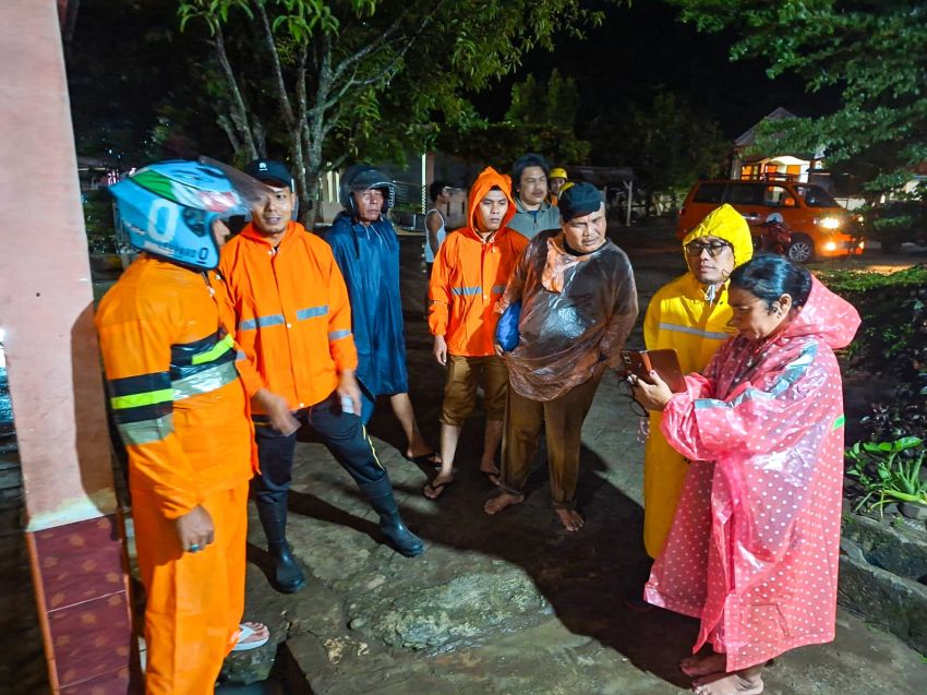 Pemko BPBD turun langsung ke sejumlah lokasi yang dilanda banjir dan kerusakan