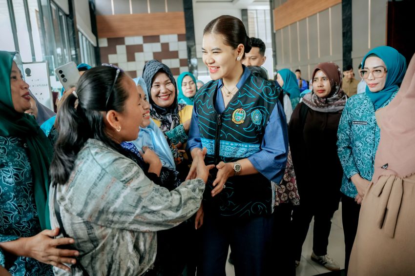 Kahiyang Ayu Dorong Kader PKK Kembangkan Produk Turunan Berbasis Potensi Lokal