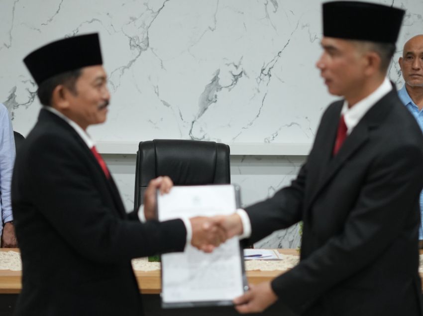 Sekda Medison Lantik Direksi Perumda Tirta Solok Nan Indah,