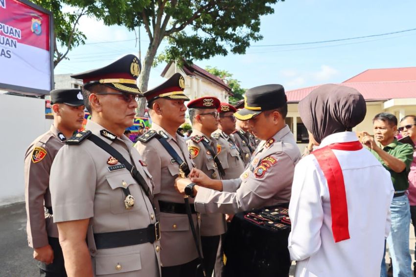 Kapolres AKBP Dr. Wira Prayatna Wira Prayatna Pimpin Sertijab, Wajah Baru Warnai Polres Padangsidimpuan