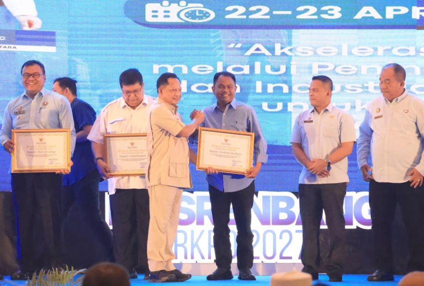 Sergai Gemilang, Bupati Darma Wijaya Kembali Terima Penghargaan dari Mendagri di Pembukaan Musrenbang RKPD Sumut 2027