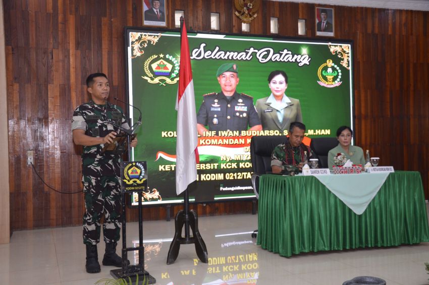 Turun Langsung ke Kodim 0212/Tapsel, Danrem 023/KS Bawa Motivasi dan Bantuan Sosial