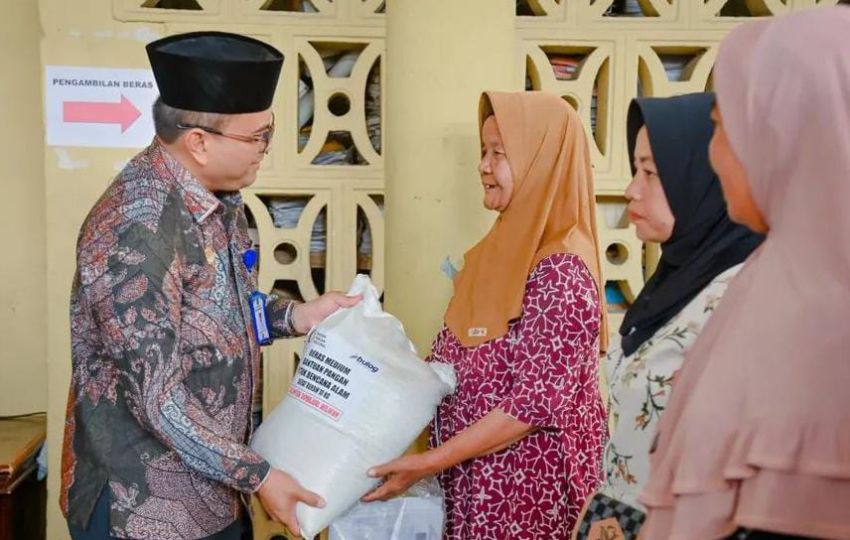 Bantuan Beras Mulai Disalurkan, Wali Kota Padangsidimpuan Letnan Dalimunthe Pastikan Tepat Sasaran