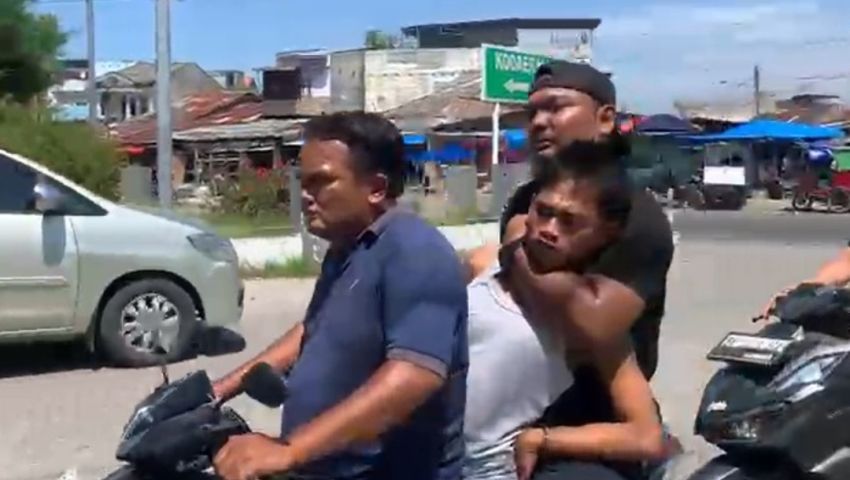 Begal di Dalam Angkot Jalan Yos Sudarso*