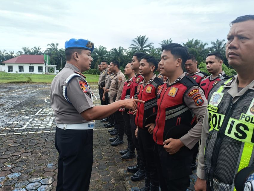 Tak Ada Ampun! Polres Padang Lawas Gelar Razia HP, Cegah Anggota Terlibat Judi Online