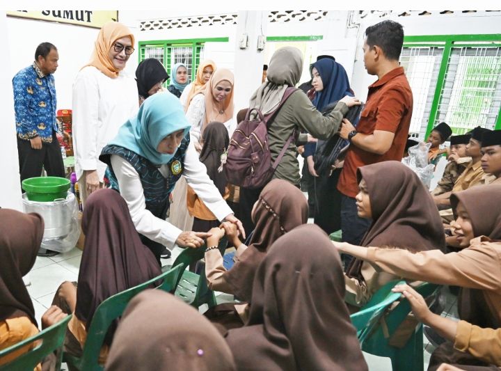 Sambut HKG 2026, PKK Sumut Berbagi Kasih dengan Anak Panti di Binjai