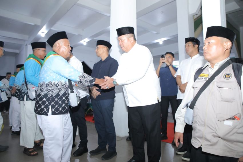 Suasana Haru dan Khidmad, Bupati Asahan Lepas 241 Jamaah Kloter 7 Menuju Tanah Suci