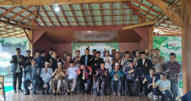 Manortor Meriahkan Halal bi Halal Persatuan Batak Muslim Satataring Lampung