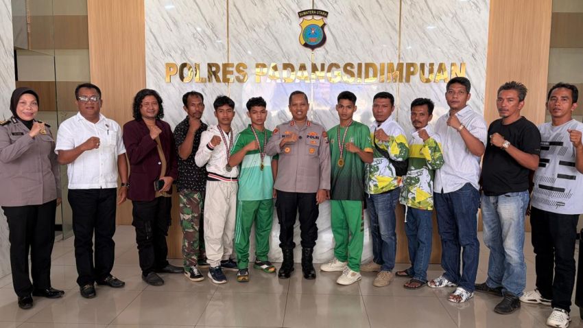 Bukan Main! Kapolres Padangsidimpuan AKBP Dr. Wira Prayatna Gandeng Atlet Tinju Jadi Duta Anti Narkoba, Langkah Tegas Selamatkan Generasi Muda!