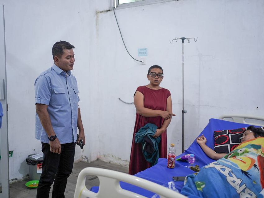 &lrm;BUPATI SOLOK LAKUKAN MEDICAL CHECK UP SEKALIGUS KUNJUNGAN KERJA KE RSUD AROSUKA