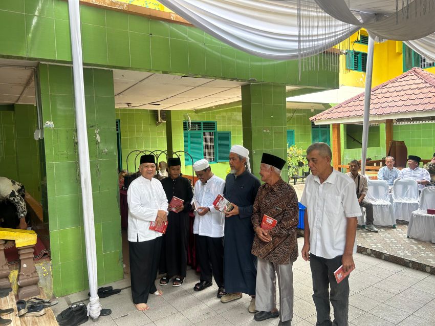 83 Tahun Mamiyai Al-Ittihadiyah, Asren Nasution Serahkan Buku &ldquo;Janji-Janji Sosial Negara&rdquo;