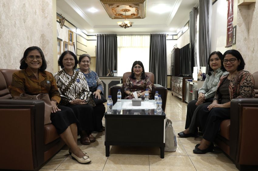 Ketua TP PKK Kota menerima audiensi DPC PWKI Kota Pematangsiantar