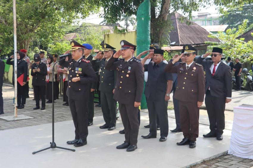 Pimpin Upacara Ziarah Harkitnas 2026, Kapolres AKBP Wira Prayatna Ajak Generasi Muda Padangsidimpuan Teladani Semangat Pahlawan