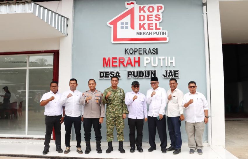 Kapolres Padangsidimpuan AKBP Wira Prayatna Ikuti Zoom Peresmian 1.061 Koperasi Merah Putih, Dorong Penguatan Ekonomi Desa
